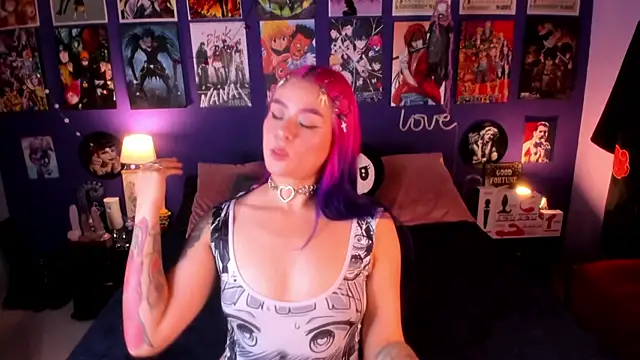 Snapshot of anne_cross chatting on October 15, 2025, 11:27 pm anne cross online show from October 15, 2025, 11:27 pm