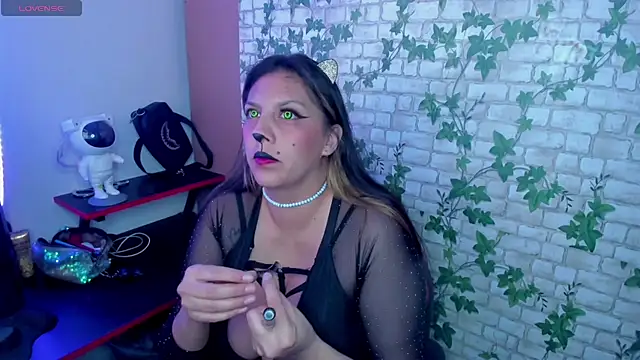 MIABOOBS   online show from October 25, 2025, 4:57 pm