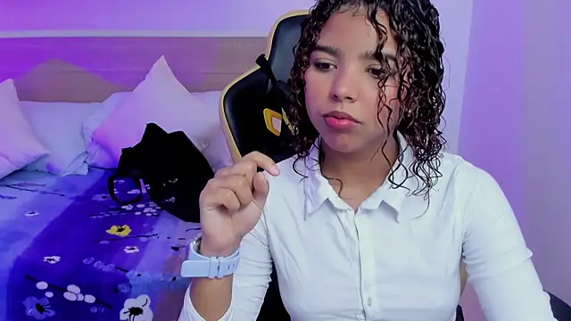 Snapshot of aurora_rodriguez chatting on January 4, 2025, 12:27 pm aurora rodriguez online show from January 4, 2025, 12:27 pm
