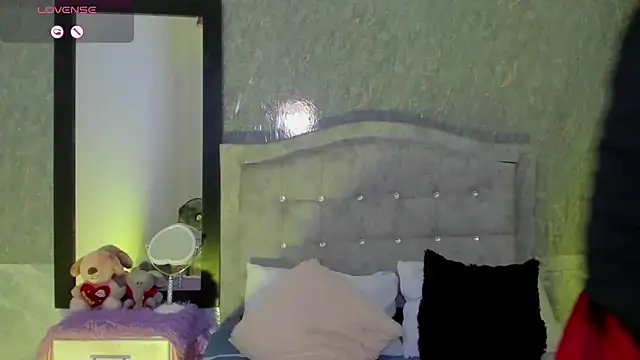 Snapshot of aurora_rodriguez chatting on March 23, 2025, 12:47 am aurora rodriguez online show from March 23, 2025, 12:47 am