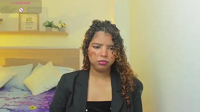 Snapshot of aurora_rodriguez chatting on September 27, 2025, 12:32 pm aurora rodriguez online show from September 27, 2025, 12:32 pm