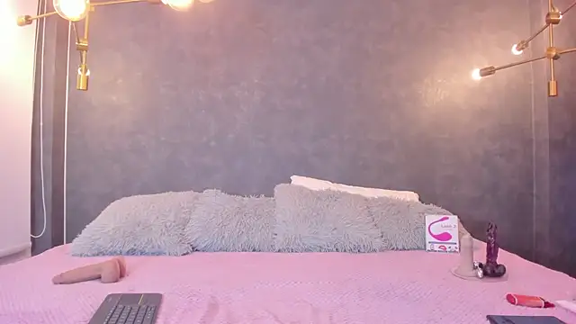 Snapshot of leigh-angels chatting on November 14, 2025, 10:51 pm leigh-angels online show from November 14, 2025, 10:51 pm