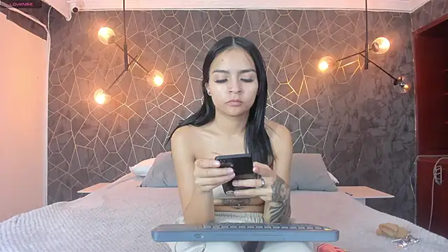 Snapshot of leigh-angels chatting on November 17, 2025, 9:53 pm leigh-angels online show from November 17, 2025, 9:53 pm