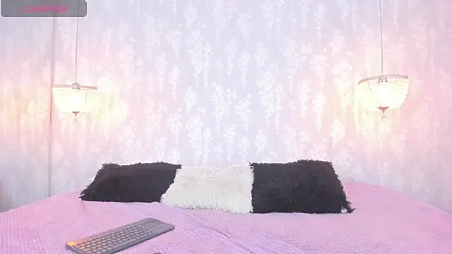 Snapshot of leigh-angels chatting on December 2, 2025, 8:37 pm leigh-angels online show from December 2, 2025, 8:37 pm