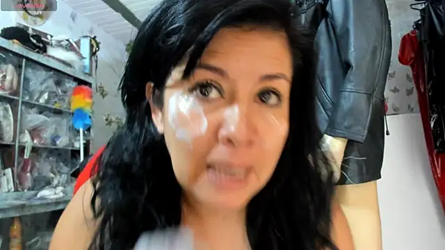 Snapshot of Erlinda-engel chatting on April 14, 2026, 11:49 am Erlinda-engel online show from April 14, 2026, 11:49 am