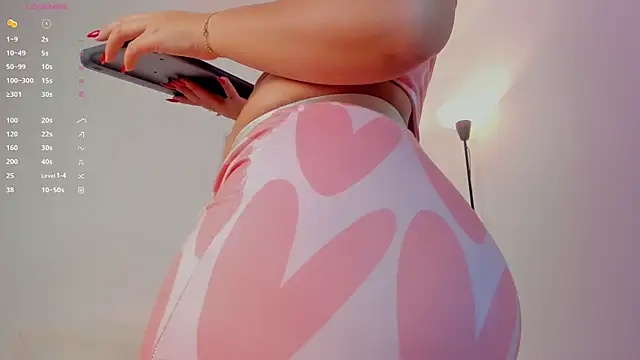 Snapshot of iara_martinez chatting on November 30, 2025, 6:17 am iara martinez online show from November 30, 2025, 6:17 am