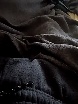 Snapshot of Beyraul123 chatting on December 17, 2025, 4:24 pm Beyraul123 online show from December 17, 2025, 4:24 pm