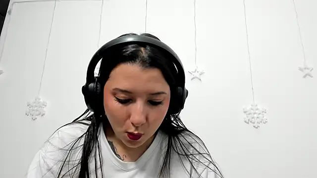 cami-01 online show from January 8, 2026, 8:55 pm