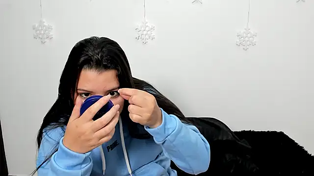 cami-01 online show from February 6, 2026, 8:34 pm