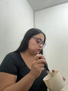 Sol biglips online show from April 10, 2026, 3:39 pm