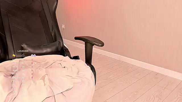 Snapshot of aya_shy chatting on March 18, 2025, 1:20 pm aya shy online show from March 18, 2025, 1:20 pm