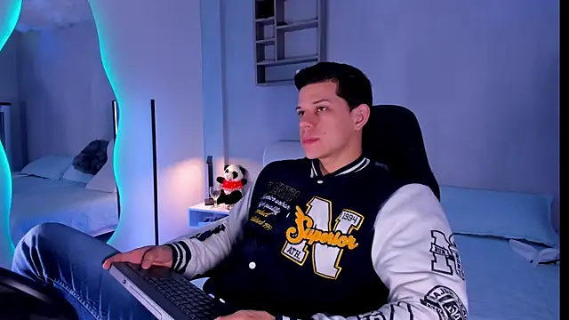 Snapshot of MarcoSullivan chatting on November 28, 2025, 2:09 pm MarcoSullivan online show from November 28, 2025, 2:09 pm