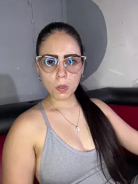 Snapshot of Azuna25 chatting on February 11, 2026, 7:19 pm Azuna25 online show from February 11, 2026, 7:19 pm