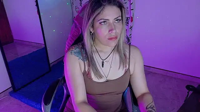 Natalia Montoya online show from October 20, 2025, 3:07 am