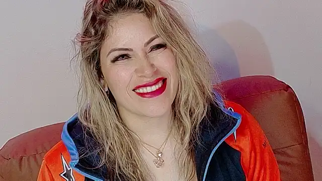 Natalia Montoya online show from December 17, 2025, 1:55 am