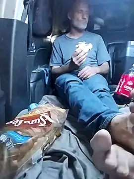 FloppyPickle4u online show from February 6, 2025, 9:06 pm