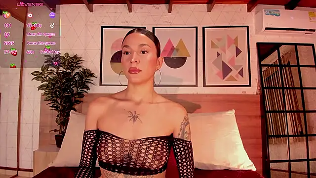 Snapshot of LunaRuso chatting on January 14, 2026, 7:52 pm LunaRuso online show from January 14, 2026, 7:52 pm