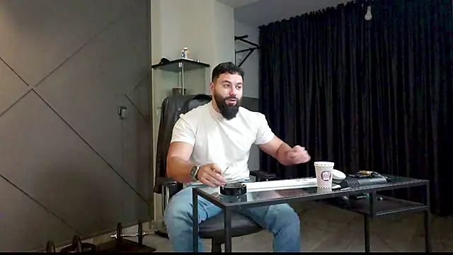 Snapshot of mattmasterss chatting on December 20, 2024, 3:58 am mattmasterss online show from December 20, 2024, 3:58 am