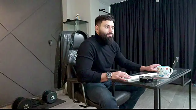 Snapshot of mattmasterss chatting on December 22, 2024, 12:38 pm mattmasterss online show from December 22, 2024, 12:38 pm
