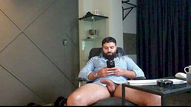 Snapshot of mattmasterss chatting on December 28, 2024, 10:55 pm mattmasterss online show from December 28, 2024, 10:55 pm