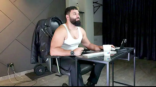 Snapshot of mattmasterss chatting on January 2, 2025, 4:30 am mattmasterss online show from January 2, 2025, 4:30 am