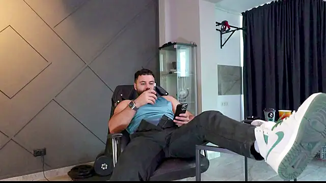 Snapshot of mattmasterss chatting on January 14, 2025, 9:45 am mattmasterss online show from January 14, 2025, 9:45 am