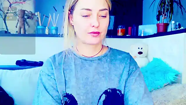  JuliaSpace  online show from February 8, 2026, 9:56 am