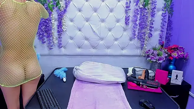 Snapshot of Brith_Adams chatting on October 3, 2025, 2:30 am Brith Adams online show from October 3, 2025, 2:30 am