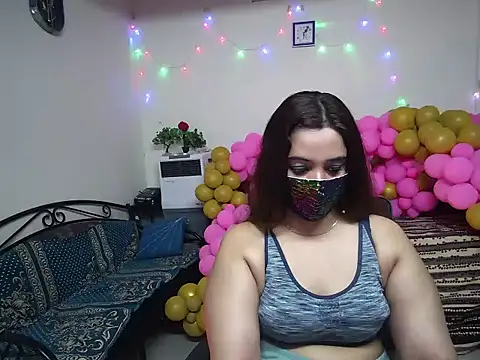 Arushisingh8888 online show from December 27, 2024, 12:34 pm