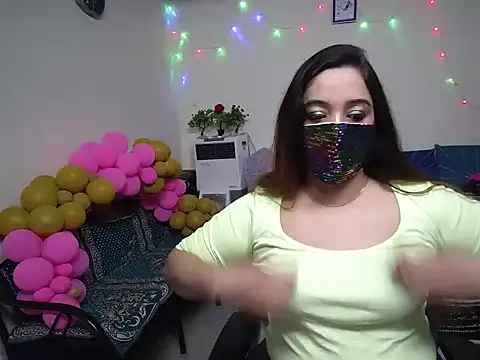 Arushisingh8888 online show from January 3, 2025, 8:32 am