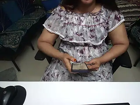 Arushisingh8888 online show from March 16, 2025, 9:38 am