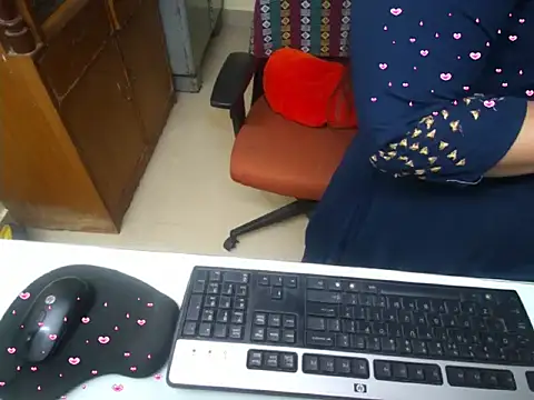 Arushisingh8888 online show from September 18, 2025, 8:38 am