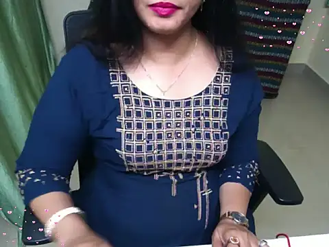 Arushisingh8888 online show from November 15, 2025, 1:18 pm