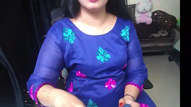 Arushisingh8888 online show from May 11, 2026, 1:50 pm
