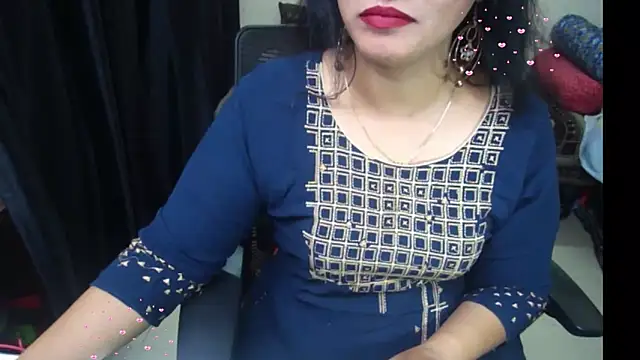 Arushisingh8888 online show from May 24, 2026, 1:05 pm