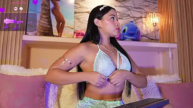 adri crof online show from November 4, 2025, 3:38 am