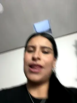 Snapshot of _elektrah chatting on January 5, 2026, 10:57 pm elektrah online show from January 5, 2026, 10:57 pm