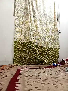 littlequeen77 online show from January 30, 2025, 2:58 pm