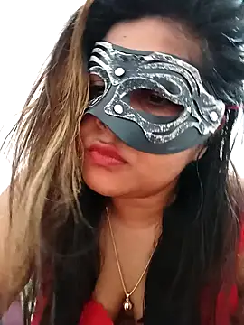 littlequeen77 online show from February 10, 2025, 12:18 pm