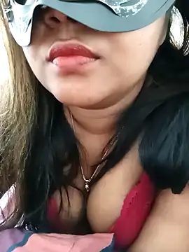 littlequeen77 online show from February 12, 2025, 7:44 am