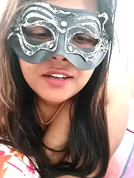 littlequeen77 online show from February 20, 2025, 6:35 pm