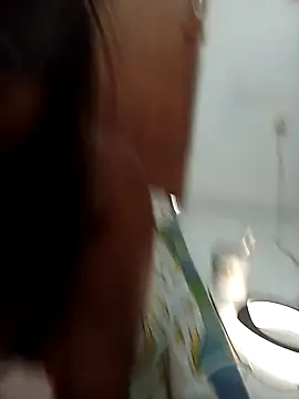 littlequeen77 online show from February 21, 2025, 9:13 am