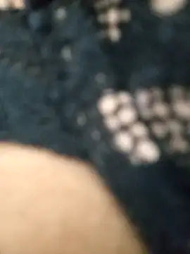 littlequeen77 online show from February 24, 2025, 3:31 pm