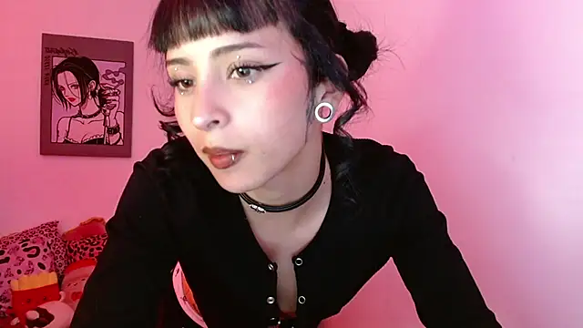Snapshot of Kind_Scarlett chatting on February 22, 2026, 10:30 pm Kind Scarlett online show from February 22, 2026, 10:30 pm