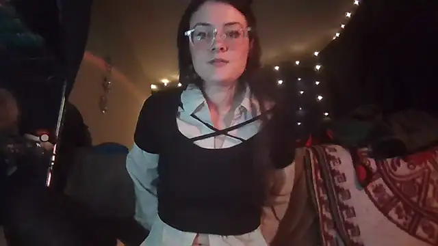 Snapshot of EyaDivine1 chatting on February 2, 2025, 9:13 pm EyaDivine1 online show from February 2, 2025, 9:13 pm