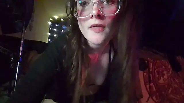 Snapshot of EyaDivine1 chatting on October 22, 2025, 4:24 am EyaDivine1 online show from October 22, 2025, 4:24 am