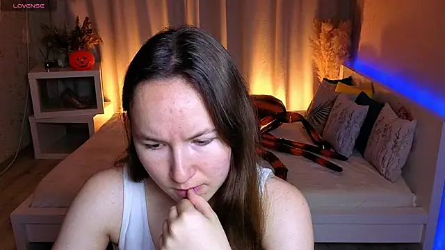 Snapshot of Little_doll_meow chatting on October 14, 2025, 2:45 am Little doll meow online show from October 14, 2025, 2:45 am