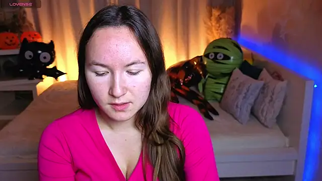 Snapshot of Little_doll_meow chatting on October 17, 2025, 2:48 am Little doll meow online show from October 17, 2025, 2:48 am