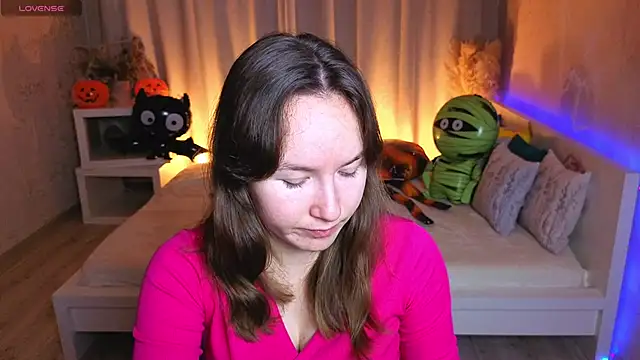 Snapshot of Little_doll_meow chatting on October 27, 2025, 2:48 am Little doll meow online show from October 27, 2025, 2:48 am