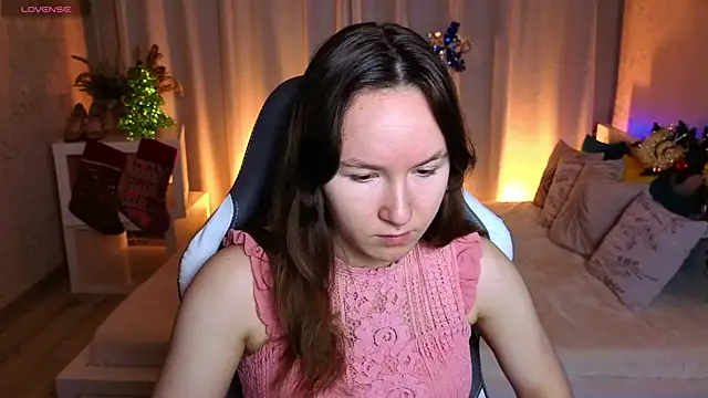 Snapshot of Little_doll_meow chatting on December 16, 2025, 2:49 am Little doll meow online show from December 16, 2025, 2:49 am